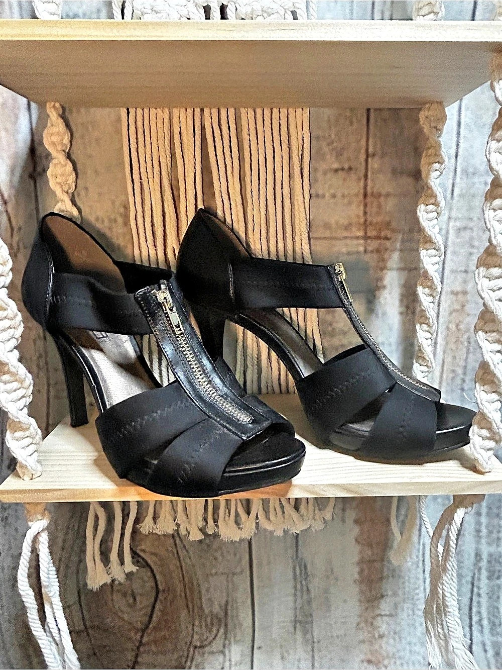 Moda Black Zip Front High Heels